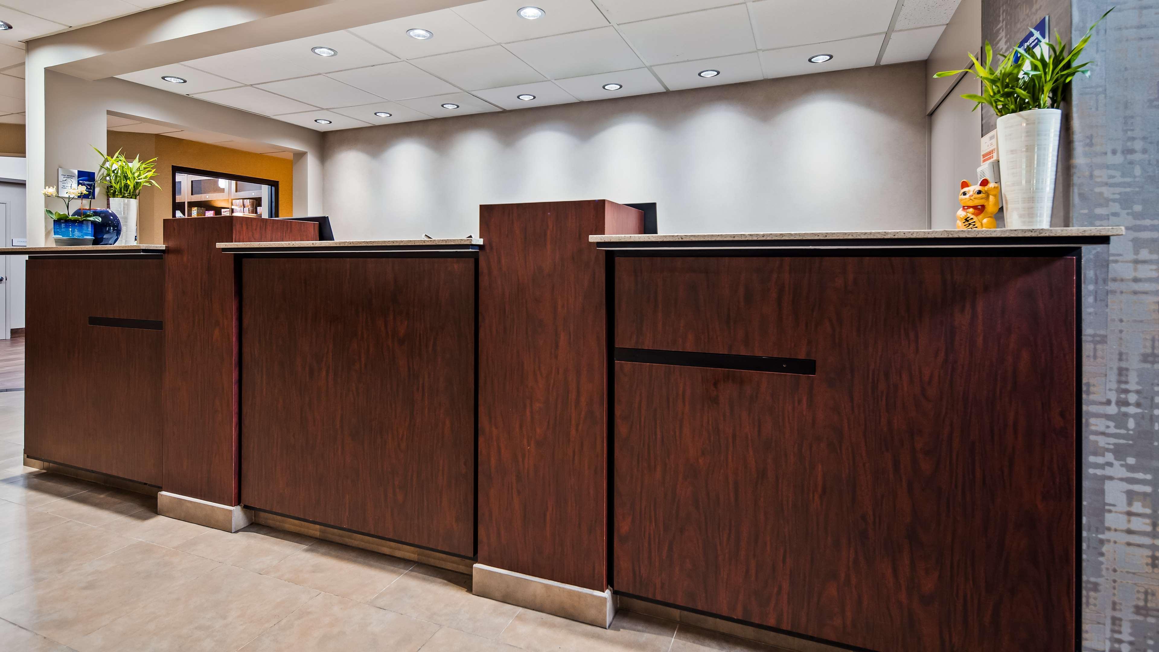 Best Western Plus Executive Hotel & Suites Sulphur Exteriör bild